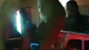 Handjobb med erotik lesbisk underbara Kenzie Reeves från Bang!