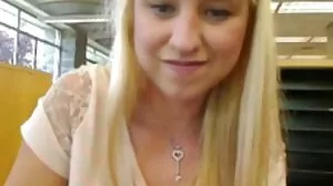 Handjobbsscen med gratis lesbisk porr fantastiska Kayla Green från Naughty America