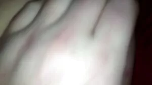 Onaniskruv gratis lesbisk film med grymma Barbie Sins från Throated
