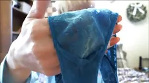Handjob-video med förföriska lespisk porr Kaylani Lei från Brazzers